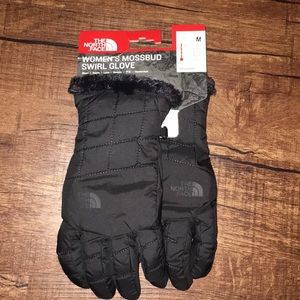 NEVER USED NORTH FACE GLOVES